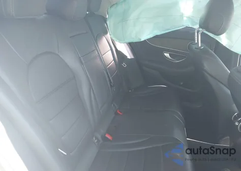 2019 Mercedes-Benz C 300 z USA, uszkodzony, nr VIN 55SWF8DB9KU288560